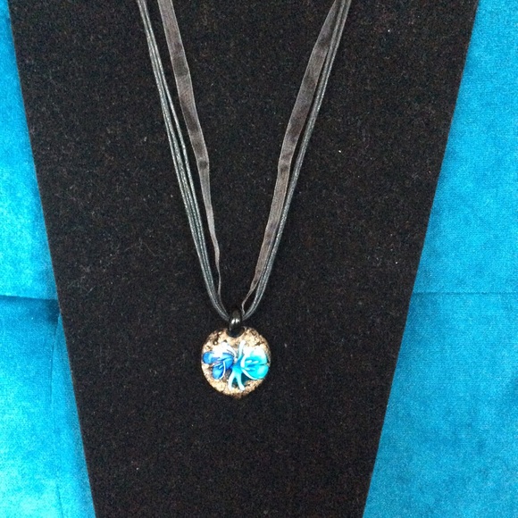 Murano Style Beautiful glass flowered necklace. - Picture 8 of 8